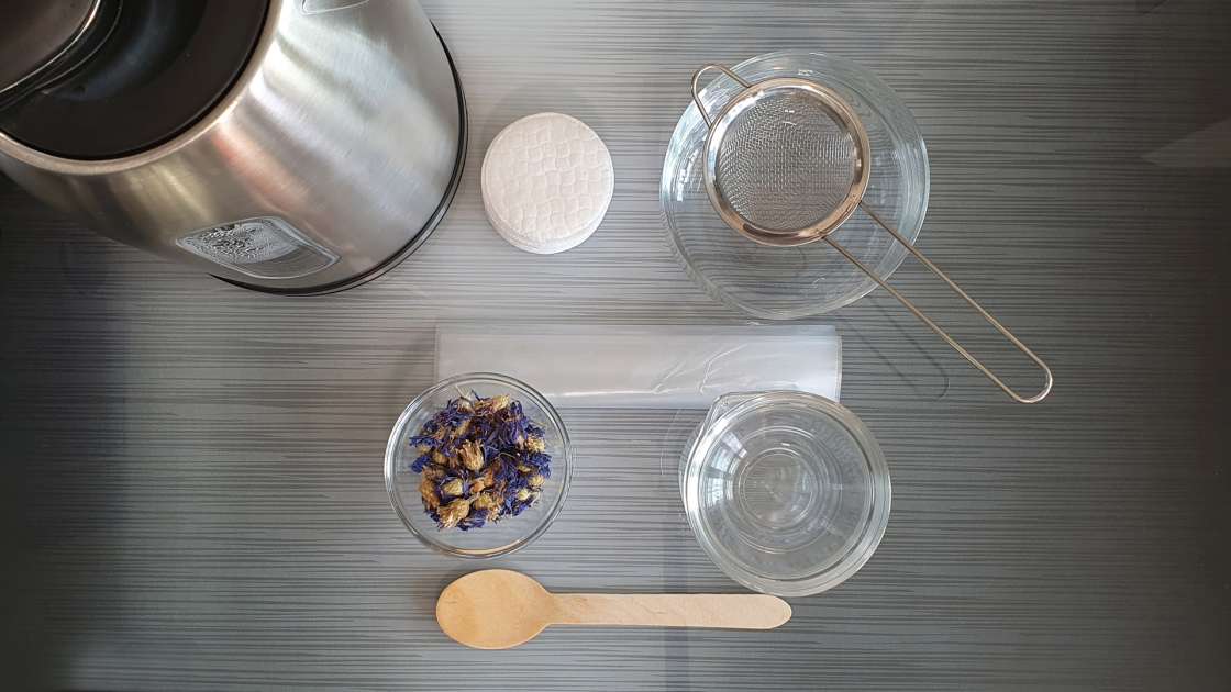 Anti-cearcăne cu dischete demachiante îmbibate în ceai de albăstrele, foto 1