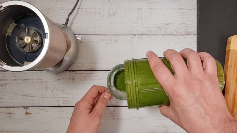 Smoothie revitalizant de Urzică, Spanac, Ghimbir și Lămâie, foto 6