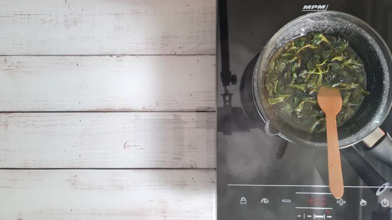 Ulei de urzică obținut prin transfer și folosind bain-marie, foto 7