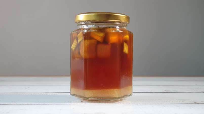 Sirop de rubarbă cu zahăr obținut prin macerare, foto 8
